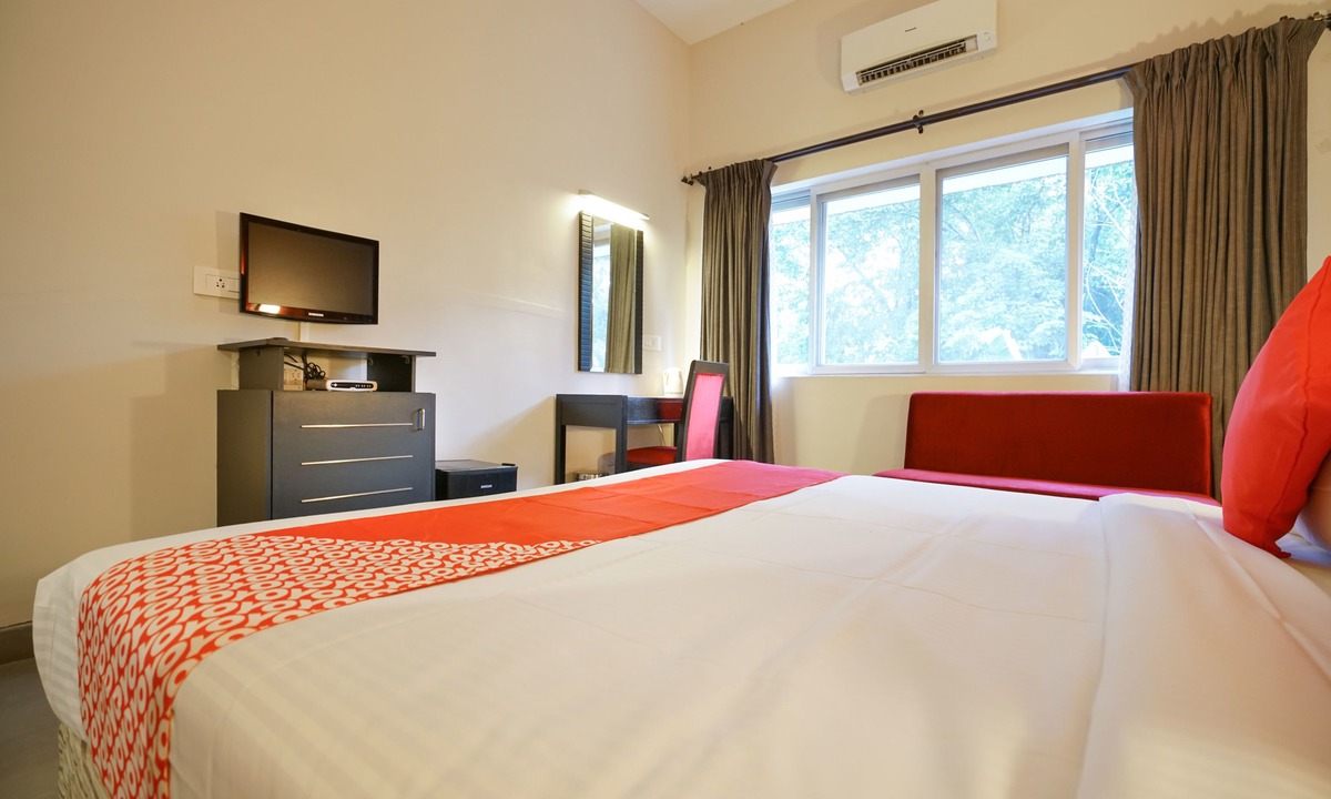 Alwaye Hotel | Capital O 15754 Mookkannoor Tourist Home