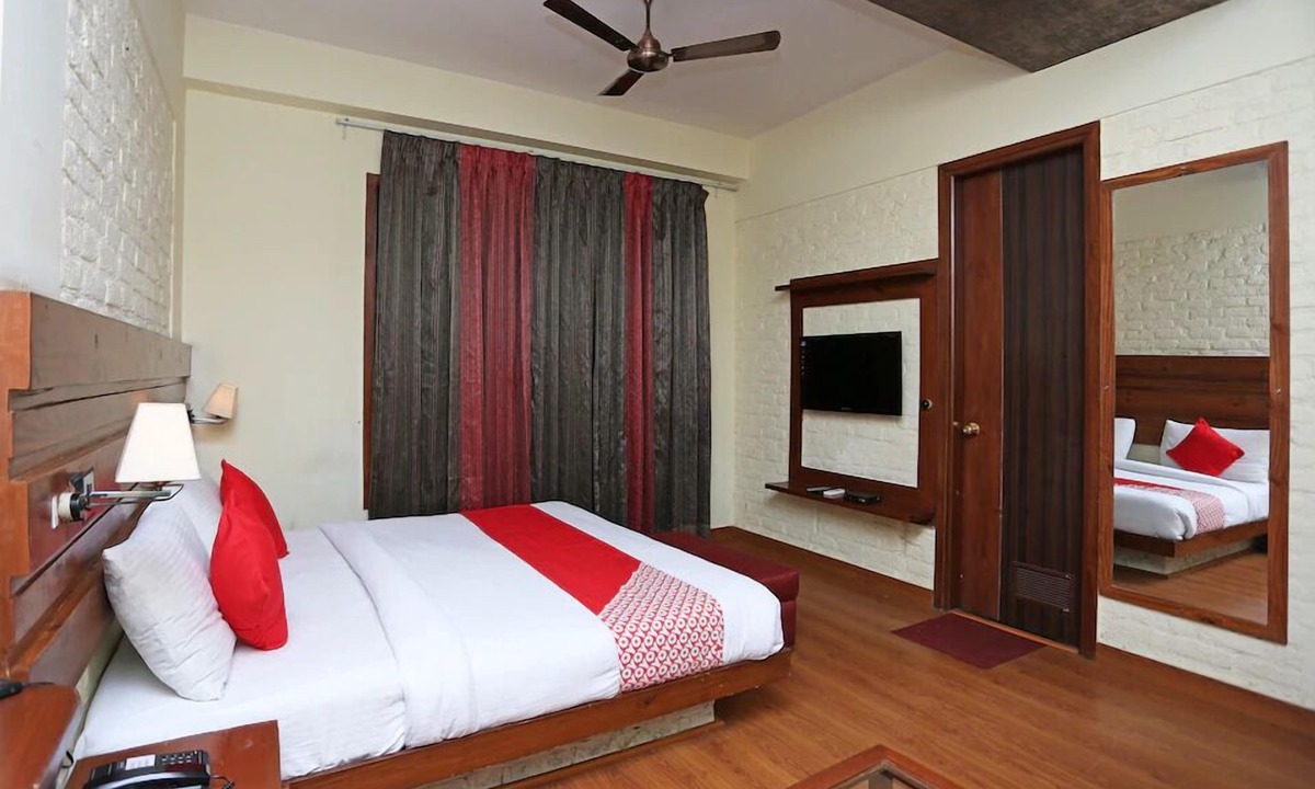 Raj Nagar Hotel | FabHotel The Townhouse