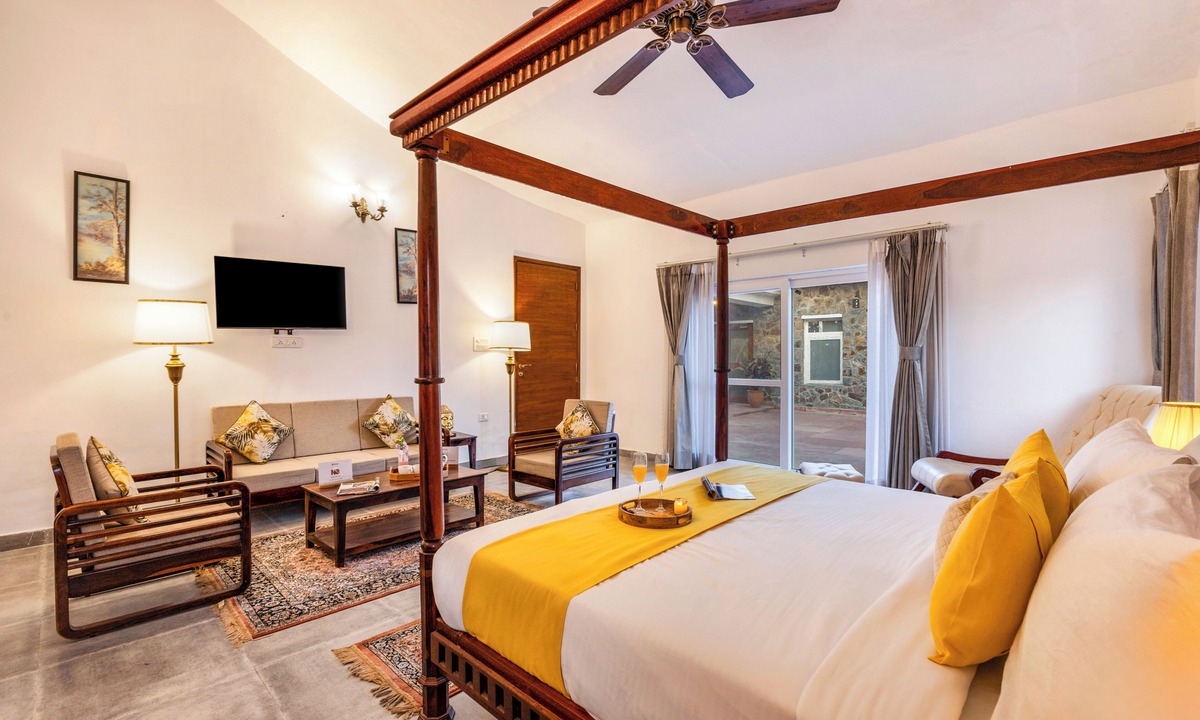 Faridabad Villa | ELIVAAS The Aravalli Reserve Isley Villa