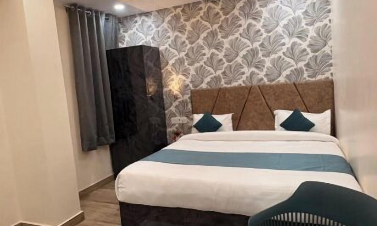 Kanpur Hotel | Hotel Raas Garden