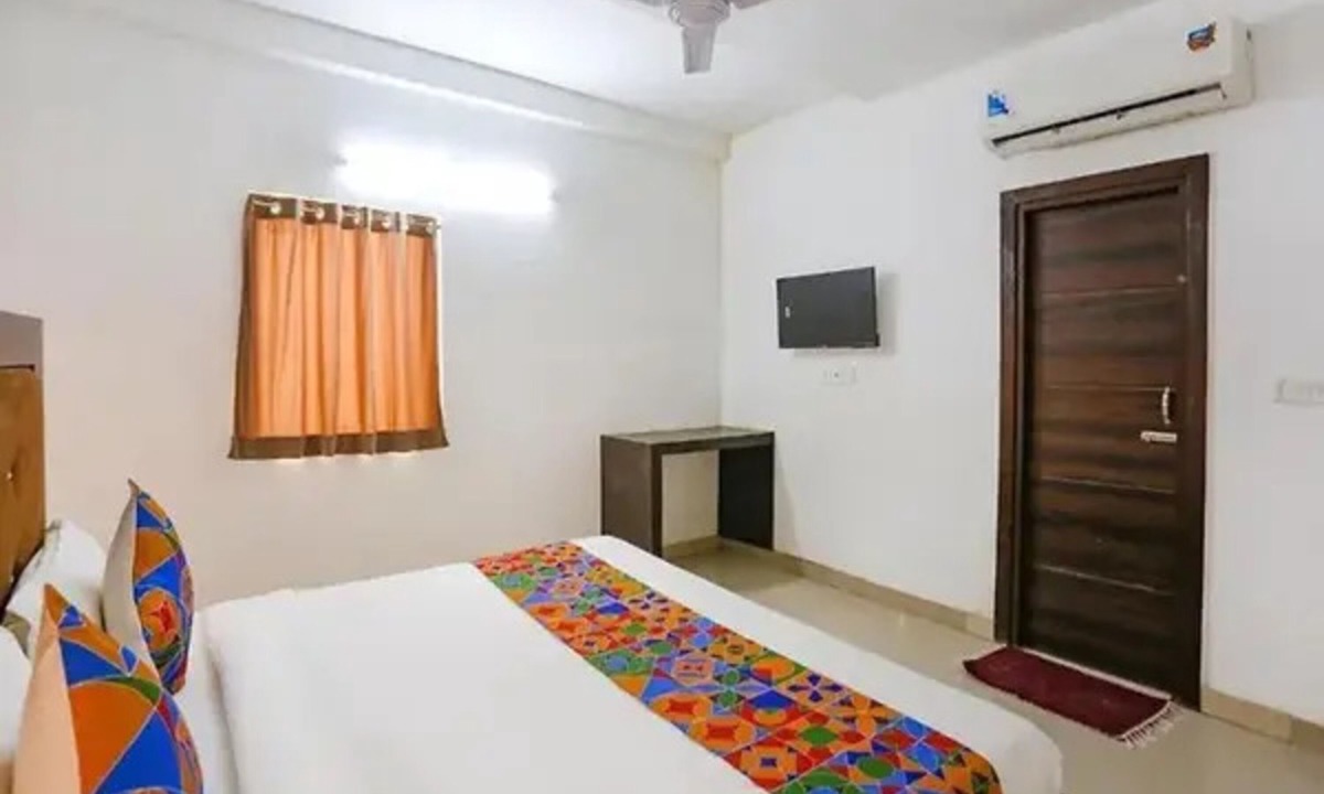 Sikandra Hotel | Fabhotel The Prasiddh
