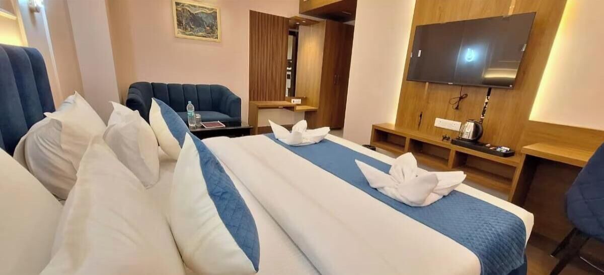 Jhansi Hotel | Hotel Bhagwati Grand