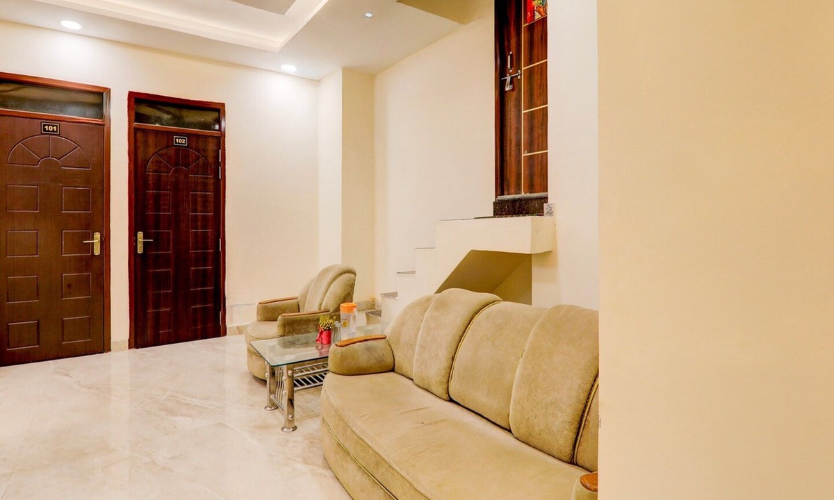 Kanpur House | Deluxe Hotel Avon
