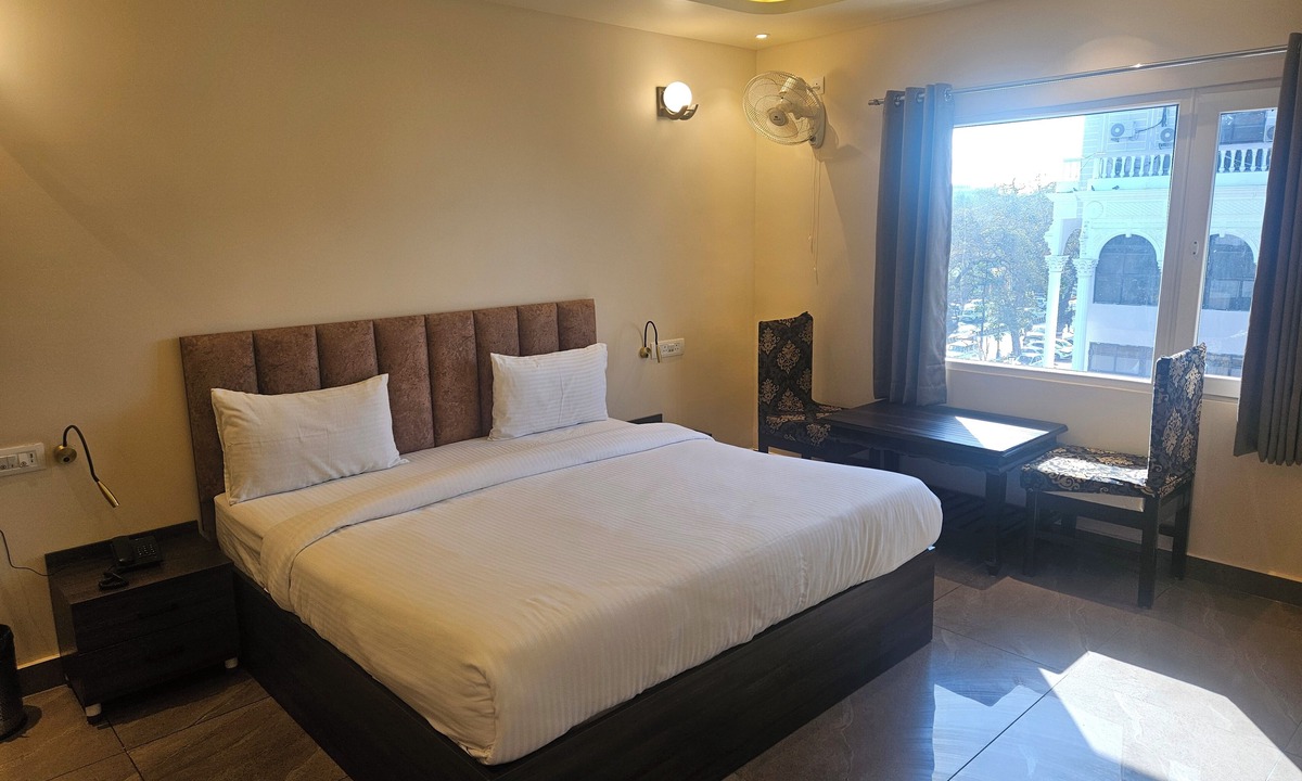 Civil Lines Hotel | Shahenshah Hotel
