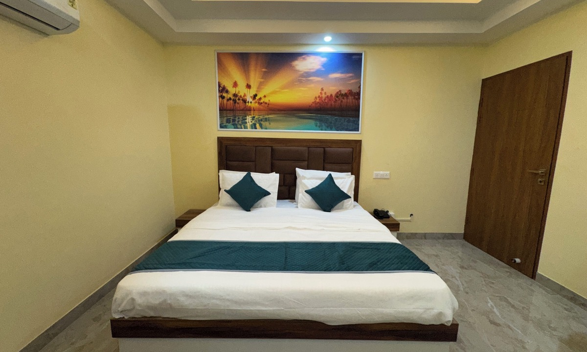 Mayapur Hotel | HOTEL SHIWALIK GRAND
