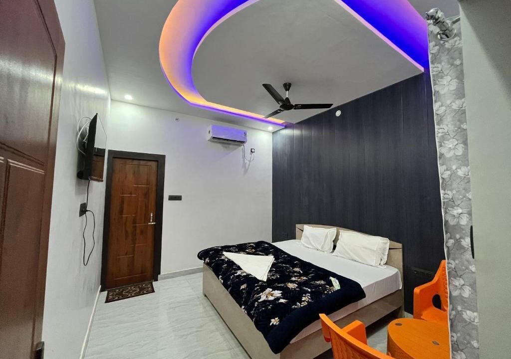 Misrikh Hotel | Ananya Hotel & Restaurant Naimisharanya