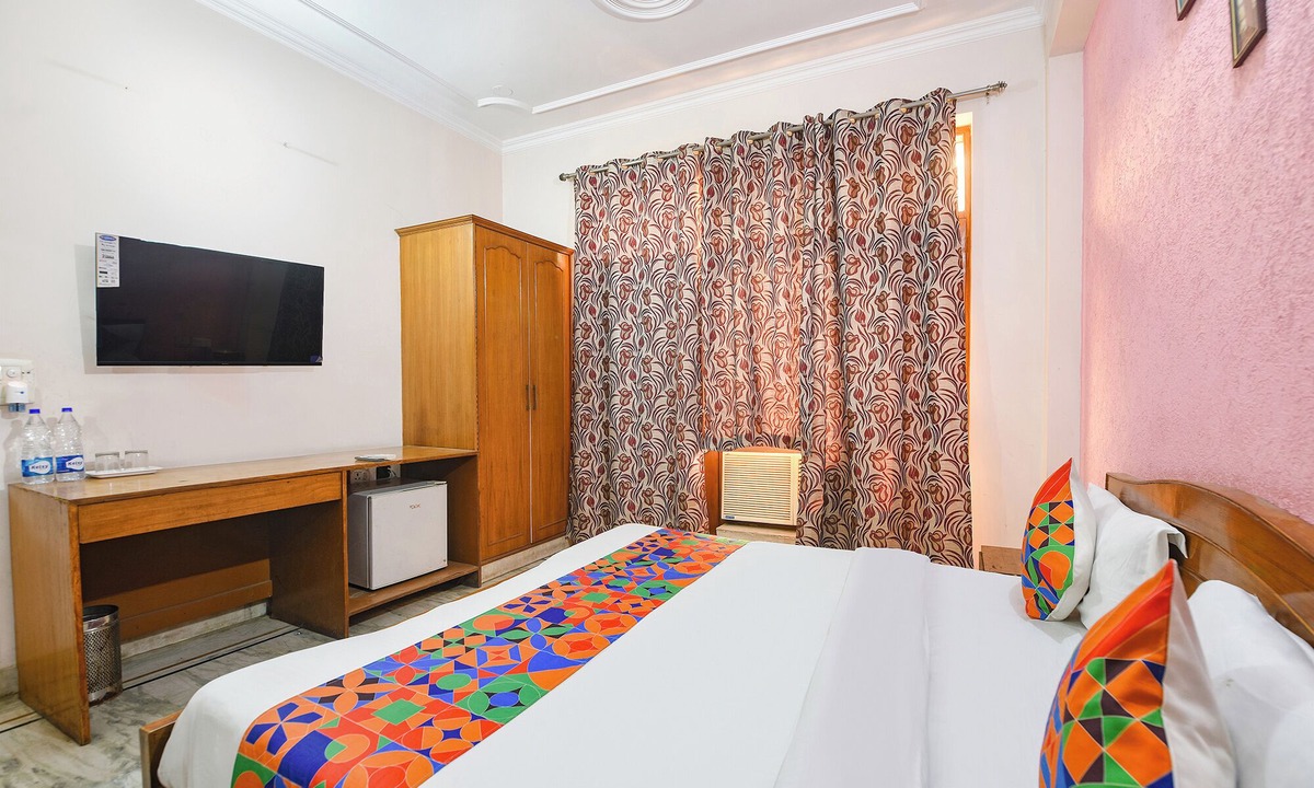 DLF City Hotel | Fabhotel The Paradise