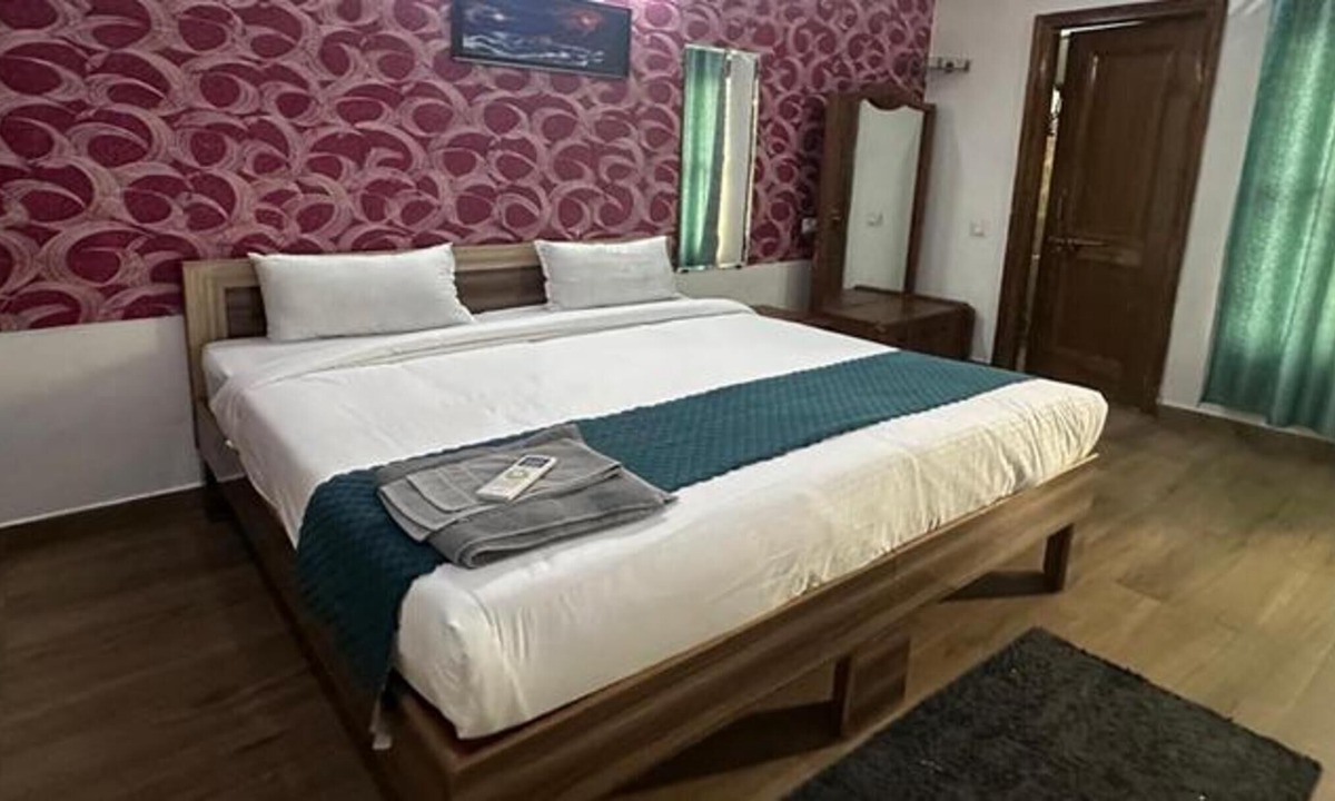 Vasundhara Hotel | Fabhotel Golden Palace I
