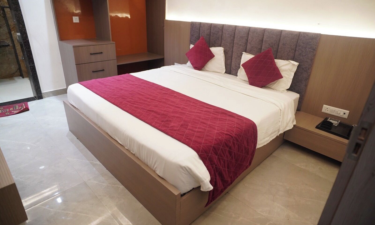 Kanpur Hotel | Hotel Mahalaxmi Grand