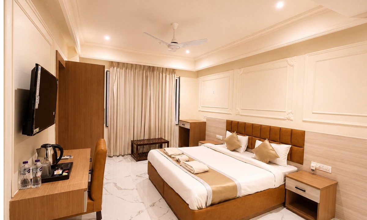 Haraiya Hotel | The Vatika Paradise