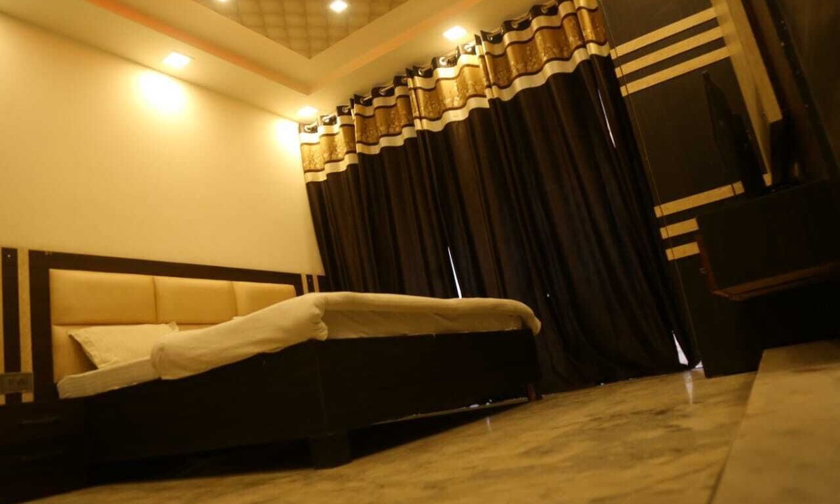 Sikandra Hotel | Hotel Blue Berry Agra