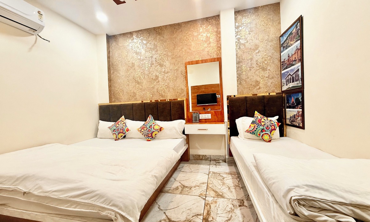 Ujjain Hotel | Hotel Malay - near Temple & Rail Station