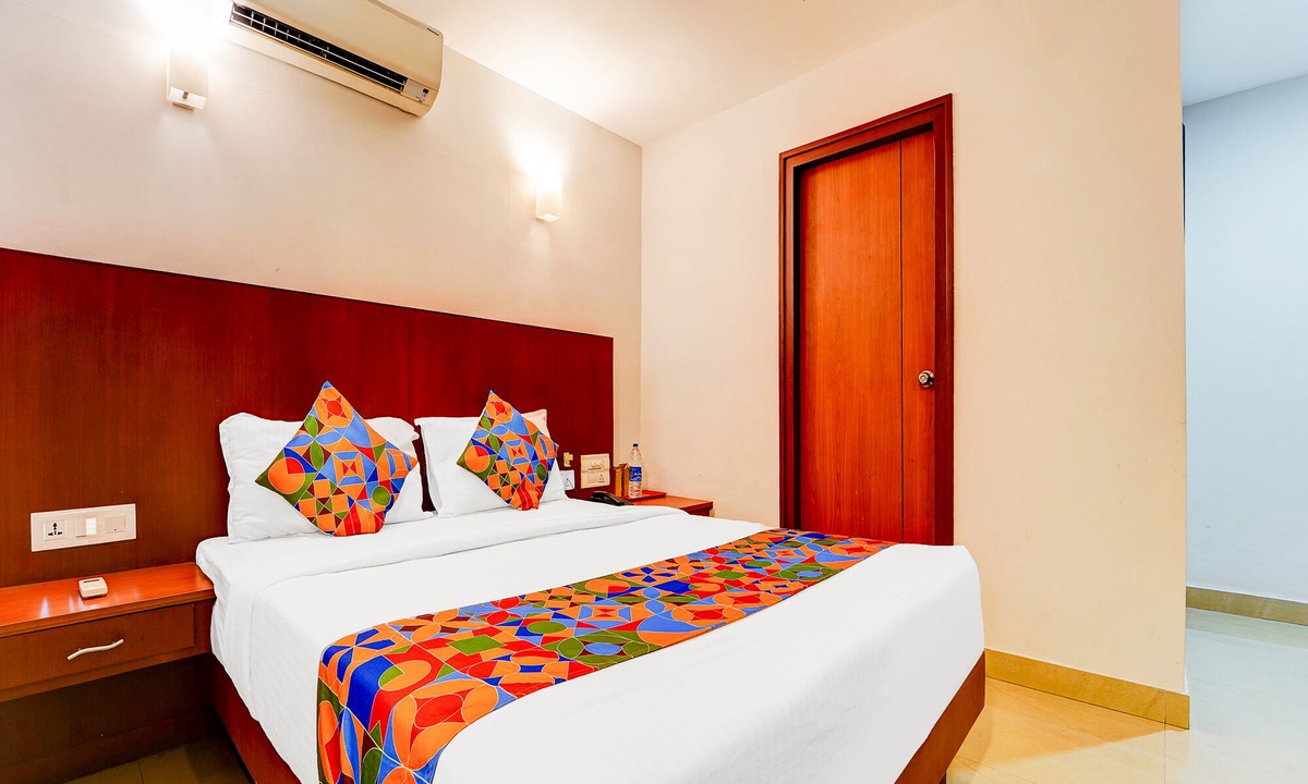Thalassery Hotel | Fabhotel Holiday Park