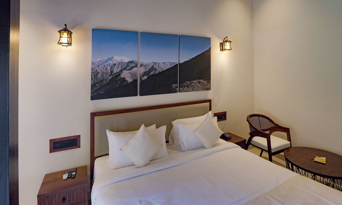 Shivpuri Hotel | The Big Bridge