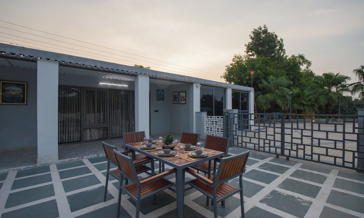 Gurugram Villa | ELIVAAS 5-BHK with Luxe Mudhouses, Tents, Pond & Pvt Pool | Kaimalgarh Farmstay