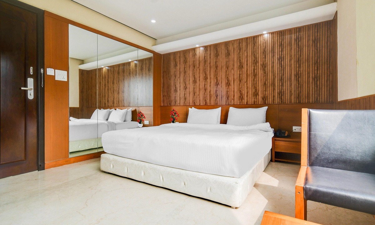 Indore House | Palette Sapphire Star