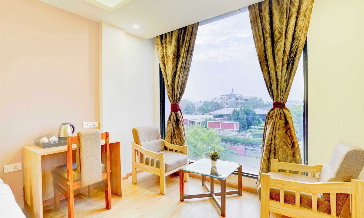 Maharana Pratap Nagar Hotel | Palette Hotel Nisarga Bhopal