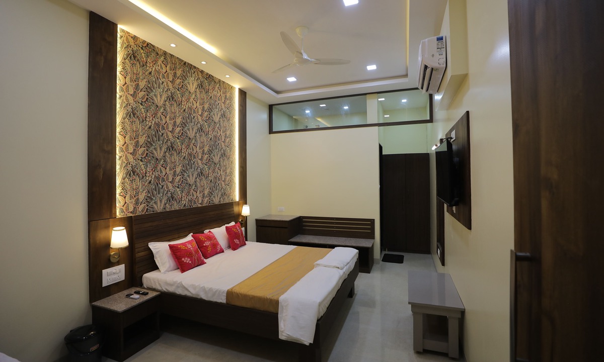 Kalaburagi Hotel | VL Patil Stays & Banquets