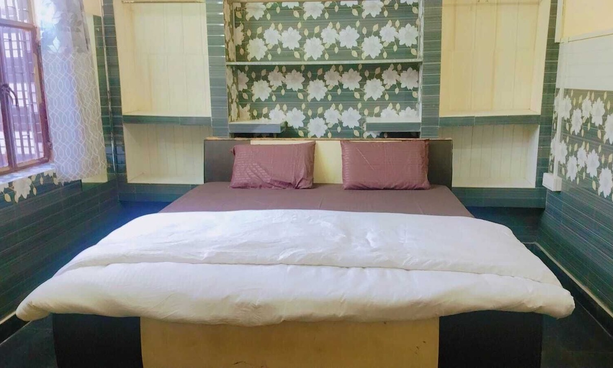 Agra Hotel | The Street Homestay
