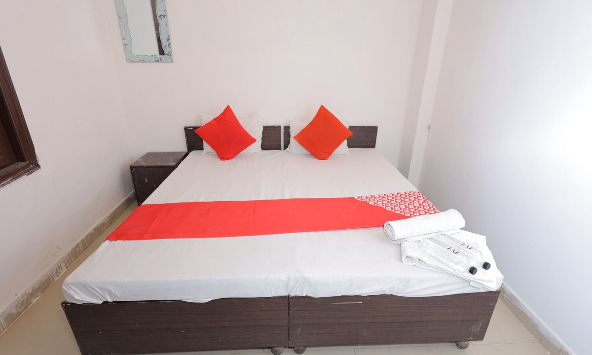 Agra Bed & Breakfast | Hotel ZoVo Agra