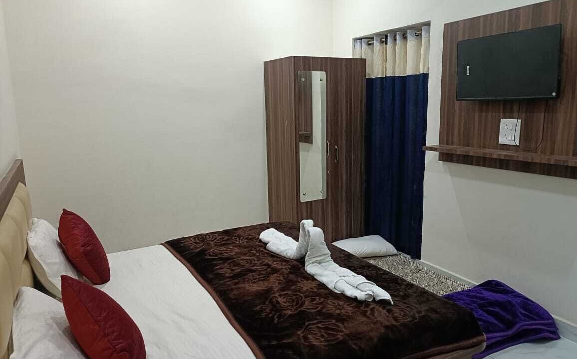 Jhansi Hotel | Hotel Lucky Guest House