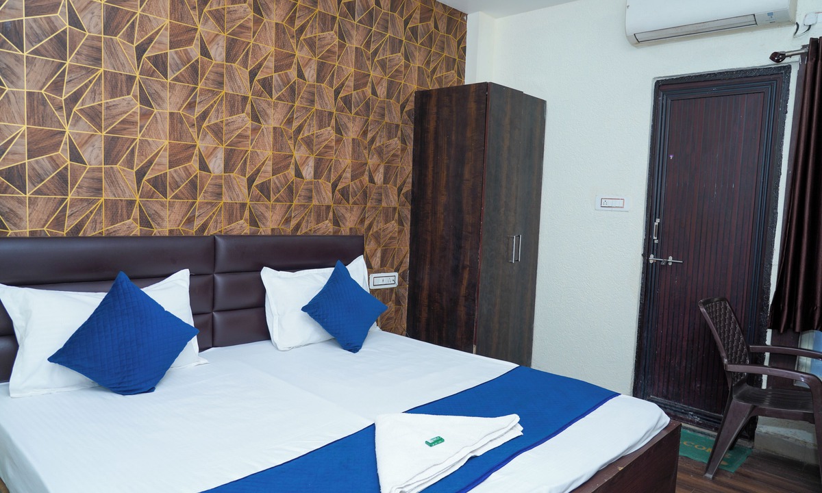 Kolar Road Hotel | Hotel Happy Stay