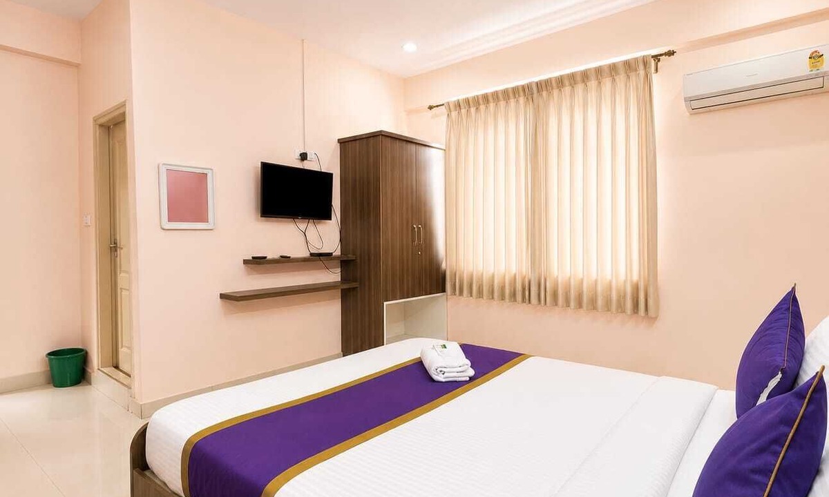 Electronics City Hotel | Hotel Golden Suites