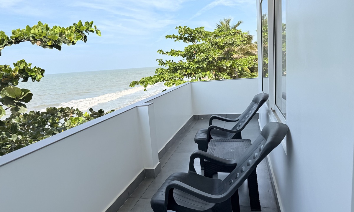 Kuzhuppilly Hotel | Golden Sands Cherai