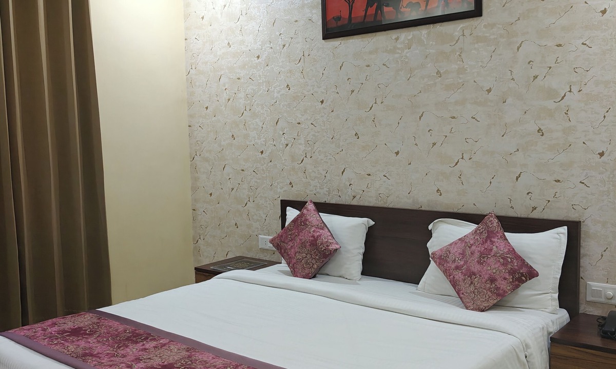 Sandila Hotel | Hotel KSR Grand