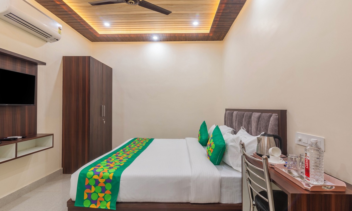 Varanasi Hotel | Treebo Golden Kashi