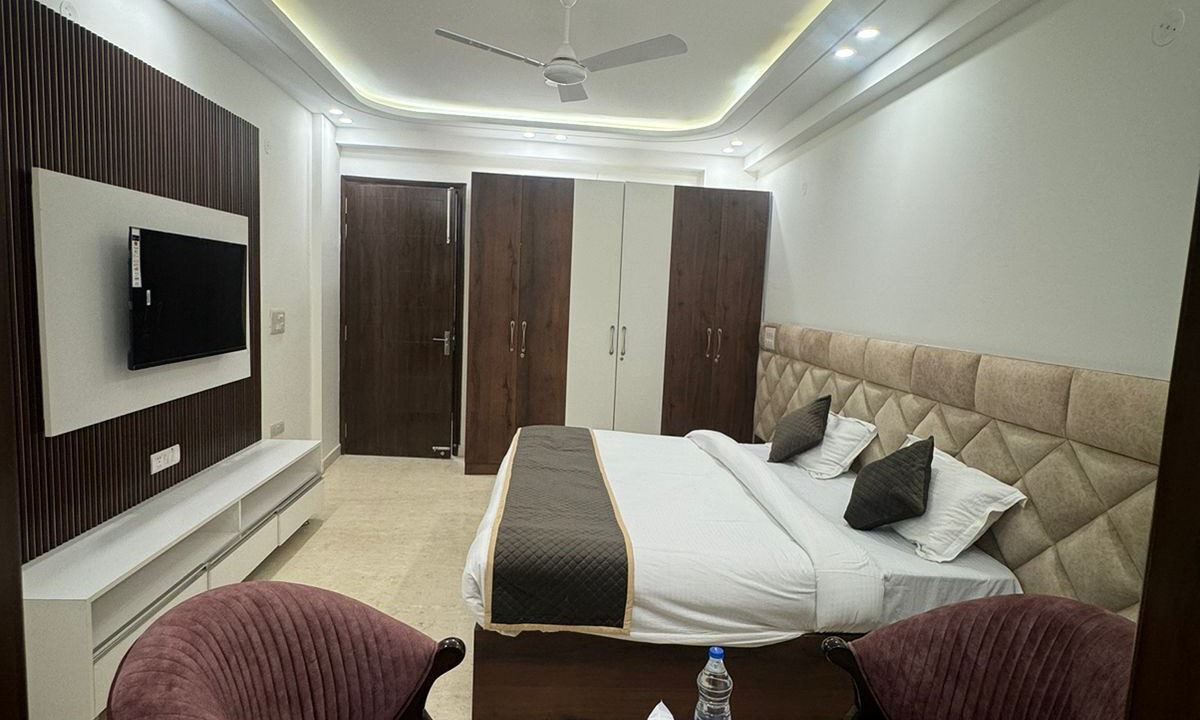 East of Kailash Hotel | The Royal Oakes