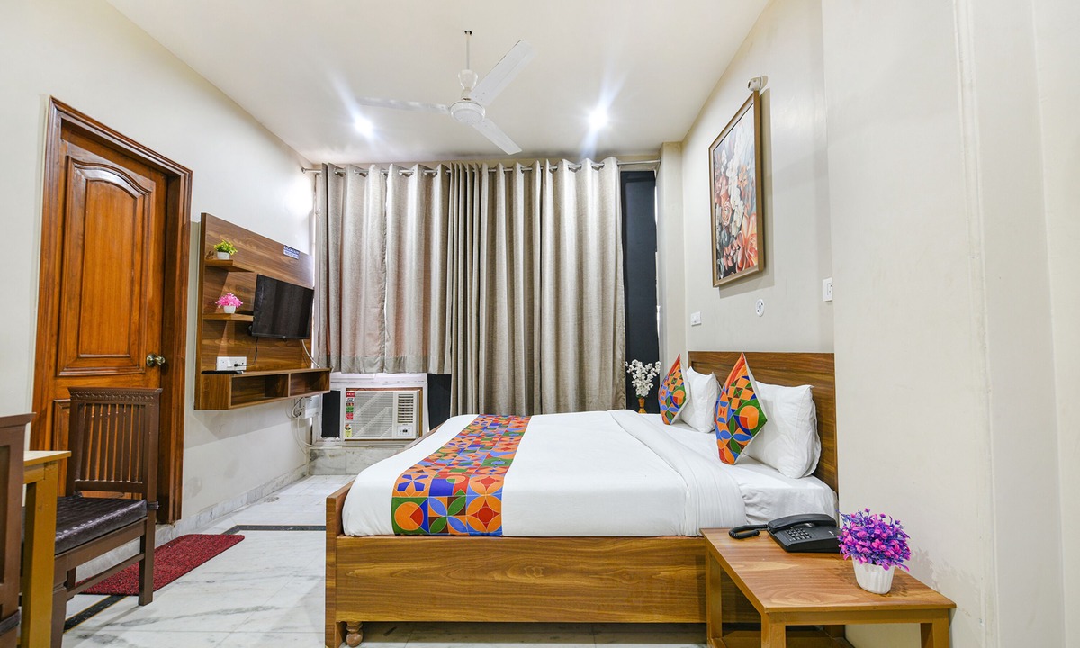 Faridabad Hotel | FabExpress Galaxy II