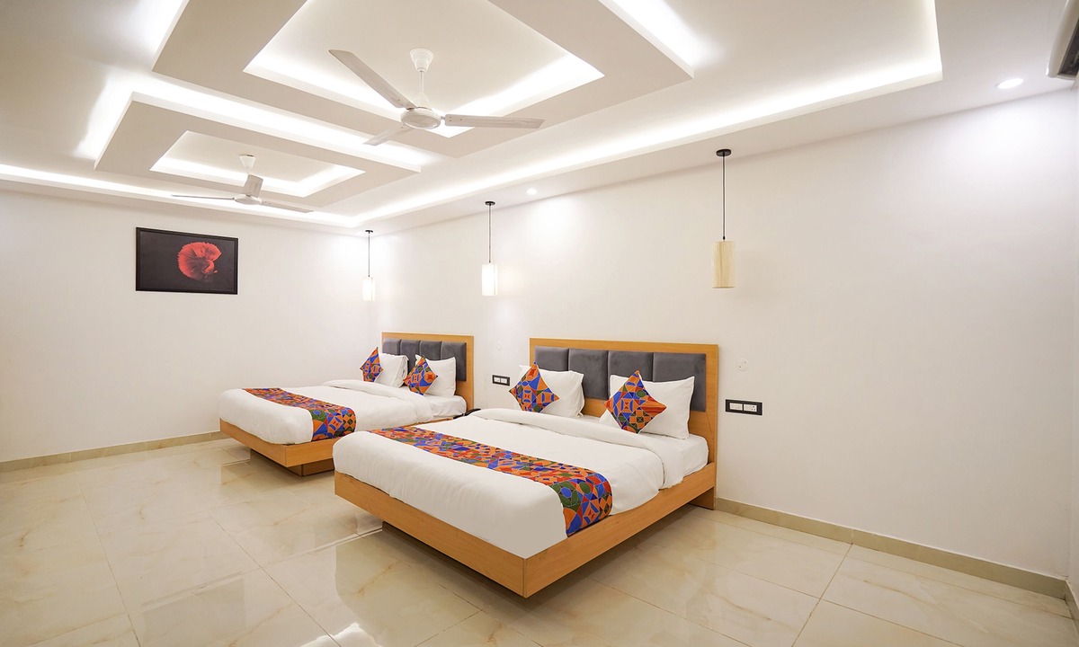 Faizabad Hotel | FabHotel Prime Kingston