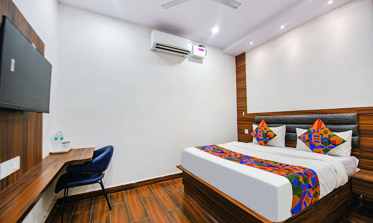 Faridabad Hotel | Fabexpress City Walk