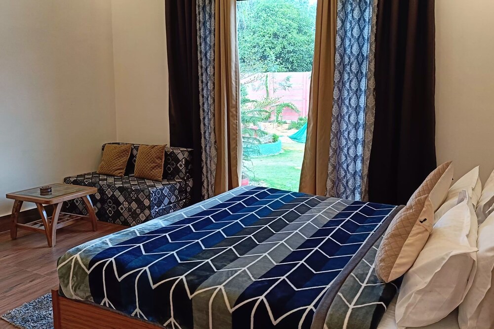 Bhiwadi Other | 4 Bedroom Luxury Farmhouse Villa With Swimming Pool