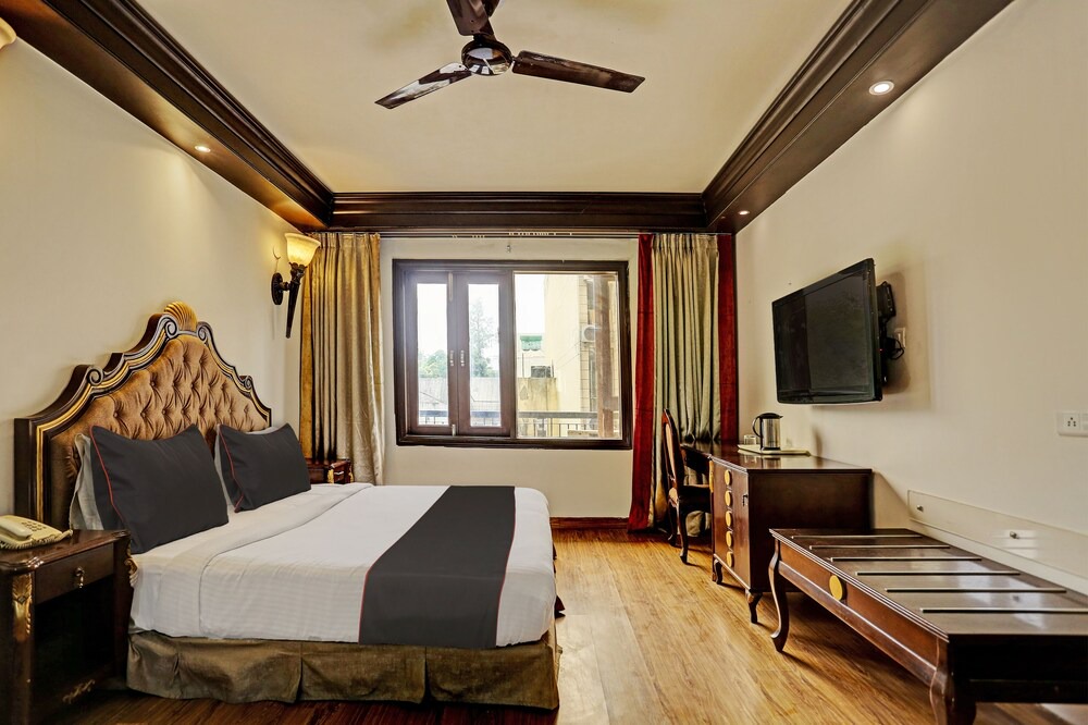 New Friends Colony Hotel | Super OYO Townhouse 1251 The Royce