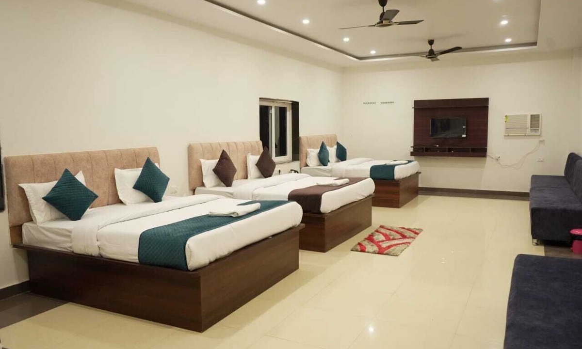 Varanasi Hotel | The Golden Palace