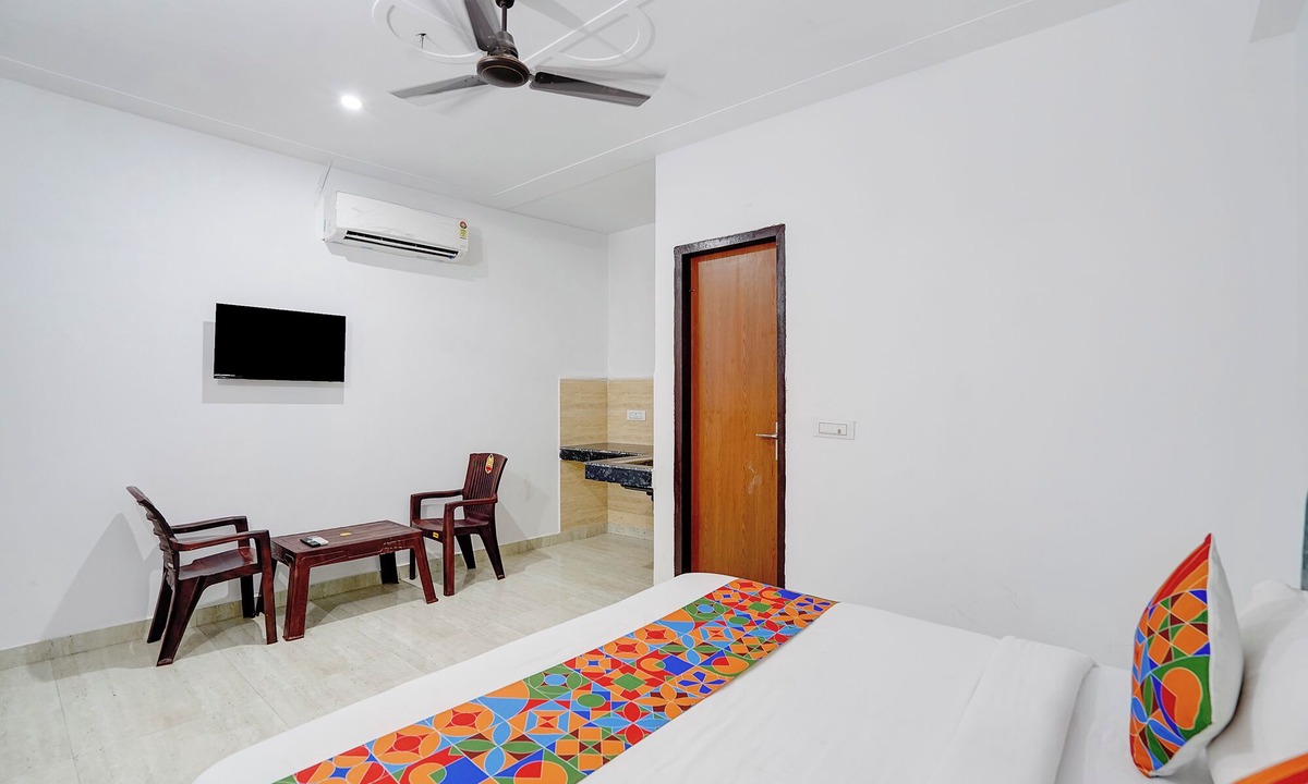 New Delhi Hotel | Fabhotel Hr Residency