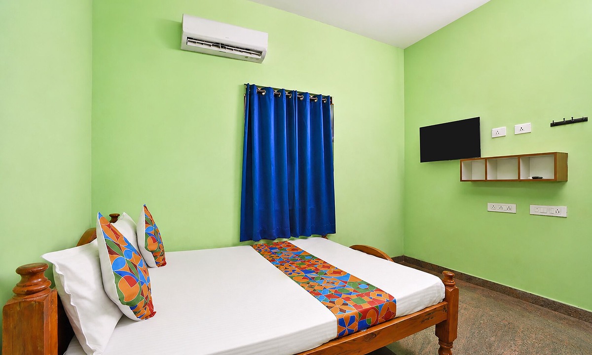 Urapakkam Hotel | Fabhotel Whites Inn Vandalur