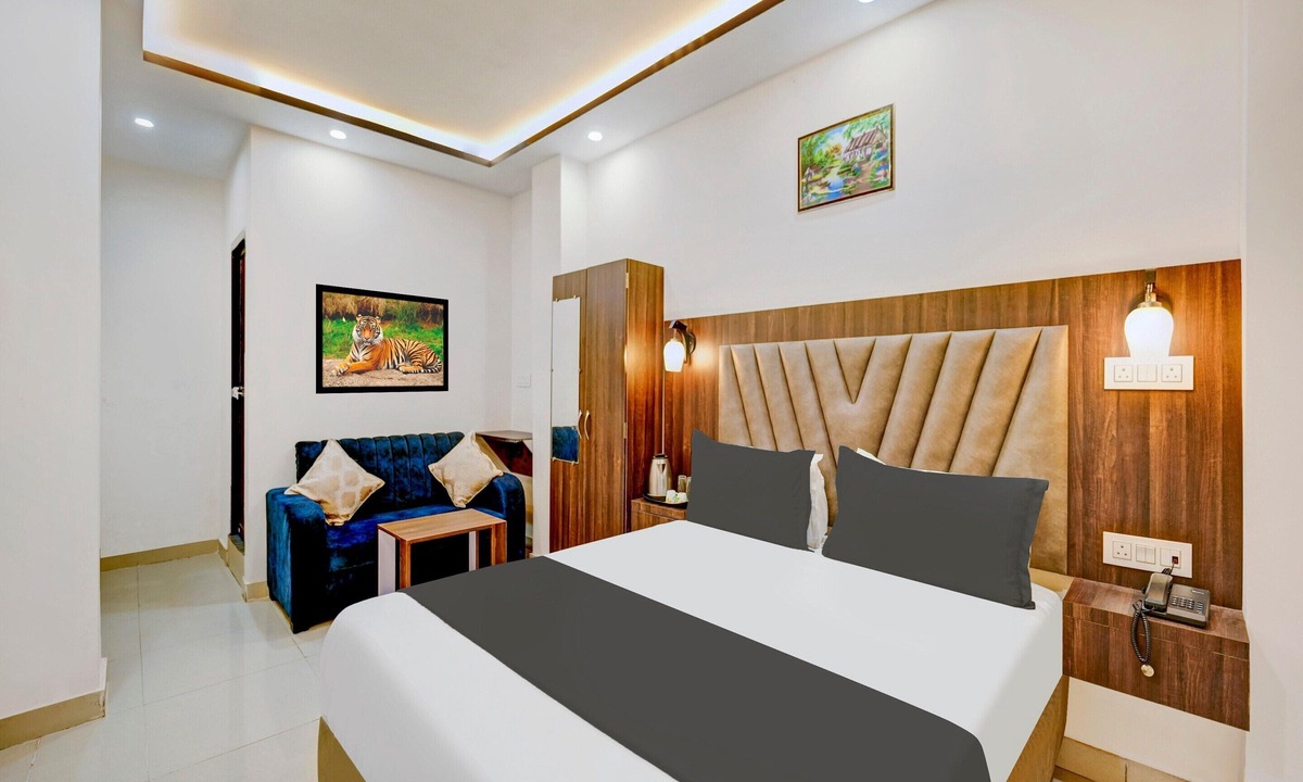 Patna House | Deluxe Anisabad Near Mahavir Sansthan