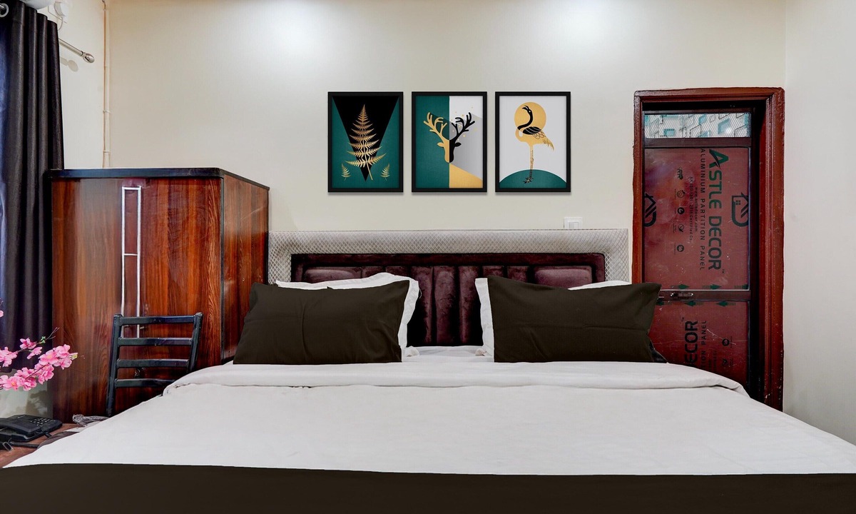 Kanpur House | Collection O Kanpur Domestic Airport