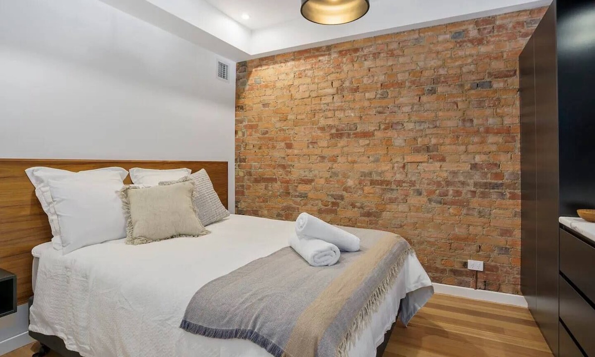 Hobart Central Business District Apartment | Vintage Suite at Saddlers Embrace a Cafe Lifestyle
