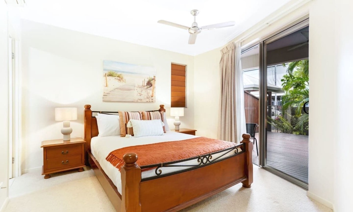 Cairns North Apartment | Royal Pavillions City Escape- Luxurious Apartment | Pool | Walk to Esplanade & Dining