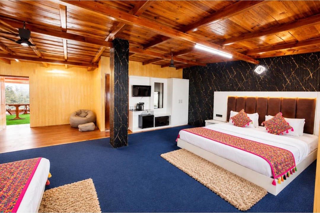 Nainital Hotel | Sangeeta Prime Stay Nainital - Comfortable Rooms , Restaurant & Convenient Parking