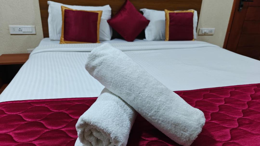 Uttukuli Hotel | GSILVER SS HOTELS - BUSINESS CLASS ROOMS Near Tirupur Railway Station & Kadharpet