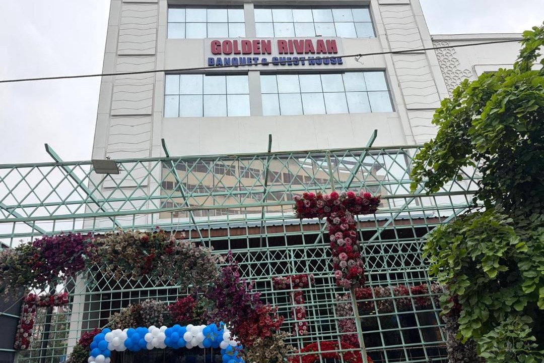 Indirapuram Hotel | PLAY HOTEL GOLDEN RIVAAH Indirapuram