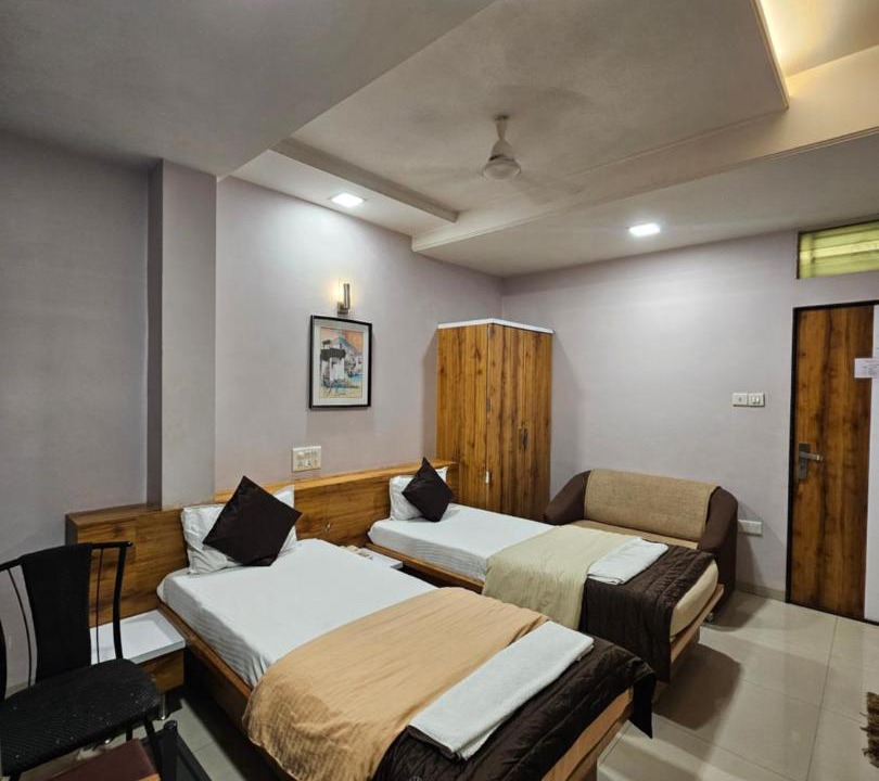 Sangli Cabin | Hotel Royal Residency Executive