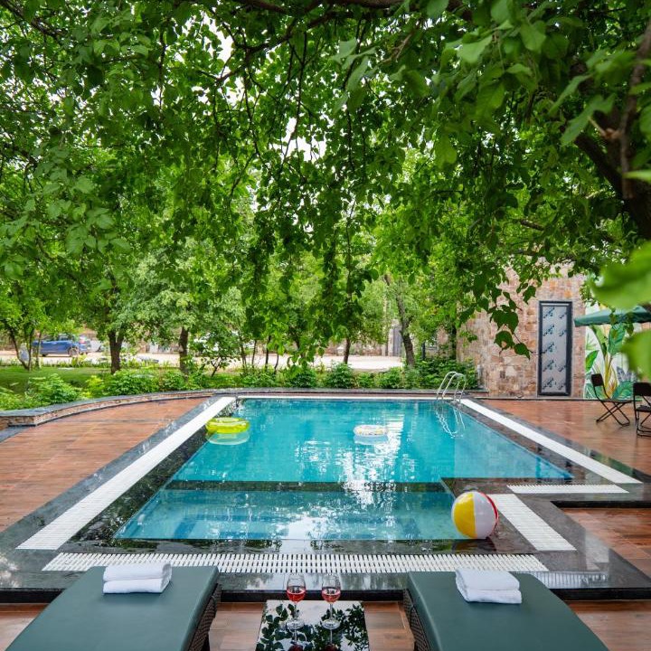 Chomu Villa | Hathnoda Bagh Cottage within a Mini Resort with Open Shower, Shared Pool, Restaurant, Sit Out & Garden