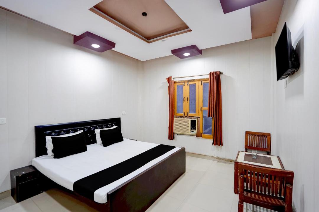 Lakhimpur Hotel | Hotel O Jhandi Palace