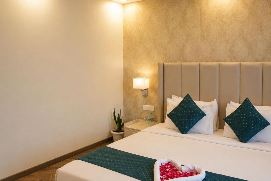 Meerut Hotel | La Flora Resort
